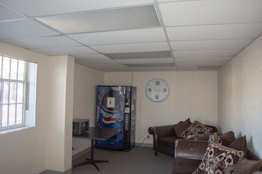 More Photos Of 5834 Price Ave, Mcclellan Office For Lease