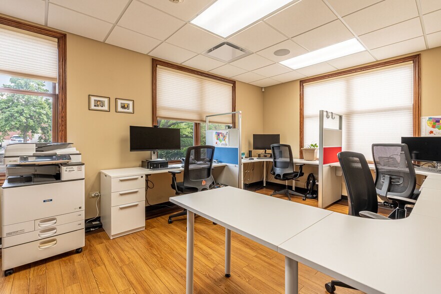 More Photos Of 16610 W 159th St, Lockport Medical For Sale