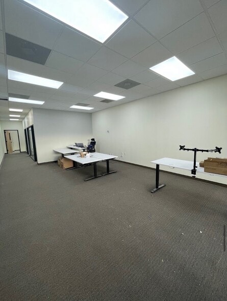 More Photos Of 5110 McPherson Rd, Laredo Storefront For Lease