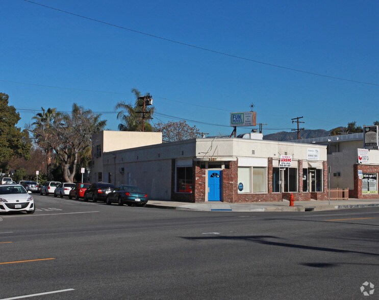 More Photos Of 2221-2225 W Olive Ave, Burbank Office Residential For Lease