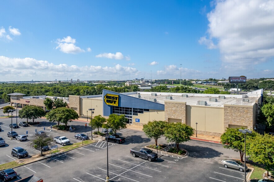 More Photos Of 117 Louis Henna Blvd, Round Rock Unknown For Lease