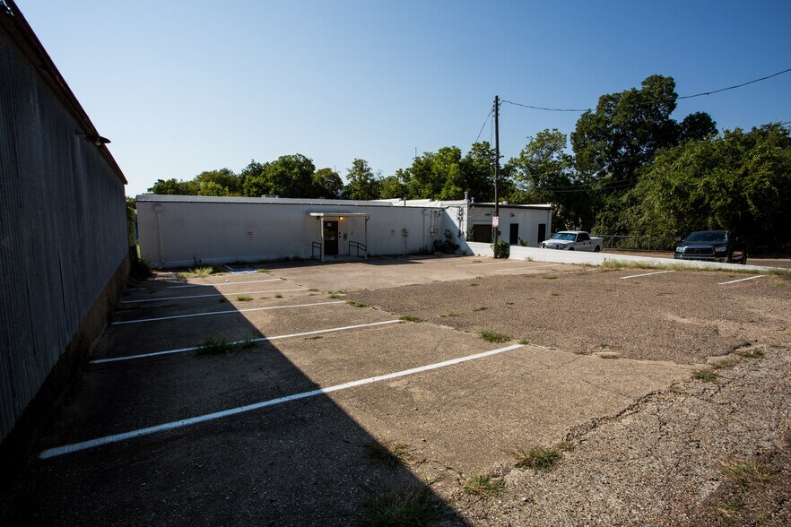 More Photos Of 2505 Washington Ave, Waco Office For Lease