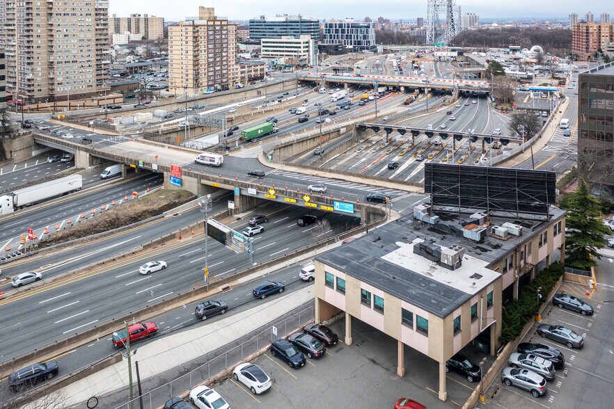 More Photos Of 2083 Center Ave, Fort Lee Medical For Lease