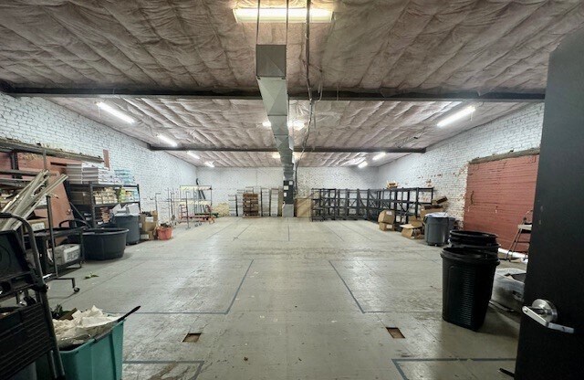 More Photos Of 211 Rankin St, Fayetteville Showroom For Lease