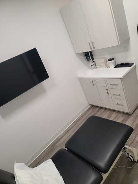More Photos Of 11050 Griffin Rd, Cooper City Freestanding For Lease