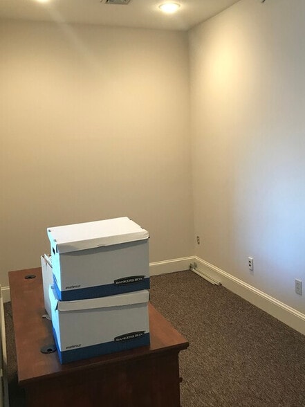 More Photos Of 20 E Market St, West Chester Office For Lease