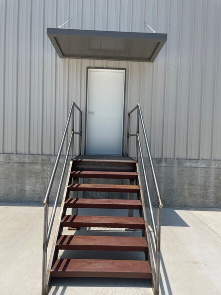 More Photos Of 14597 N IH 35, Elm Mott Unknown For Lease