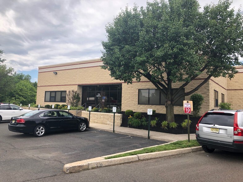 More Photos Of 100 Grove Rd, West Deptford Light Manufacturing For Lease