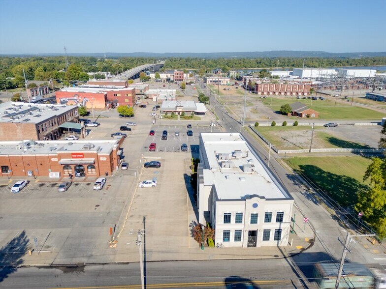More Photos Of 19 N 5th St, Fort Smith Office For Lease
