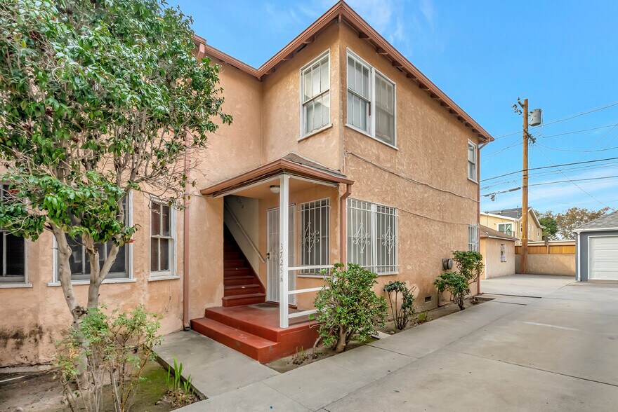 More Photos Of 3725 S Victoria Ave, Los Angeles Multifamily For Sale