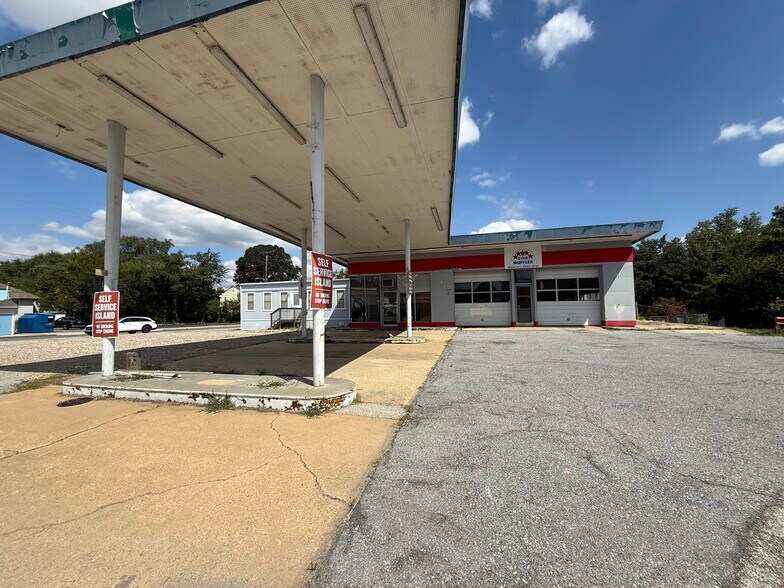 More Photos Of 1028-1032 West St, Annapolis Convenience Store For Lease