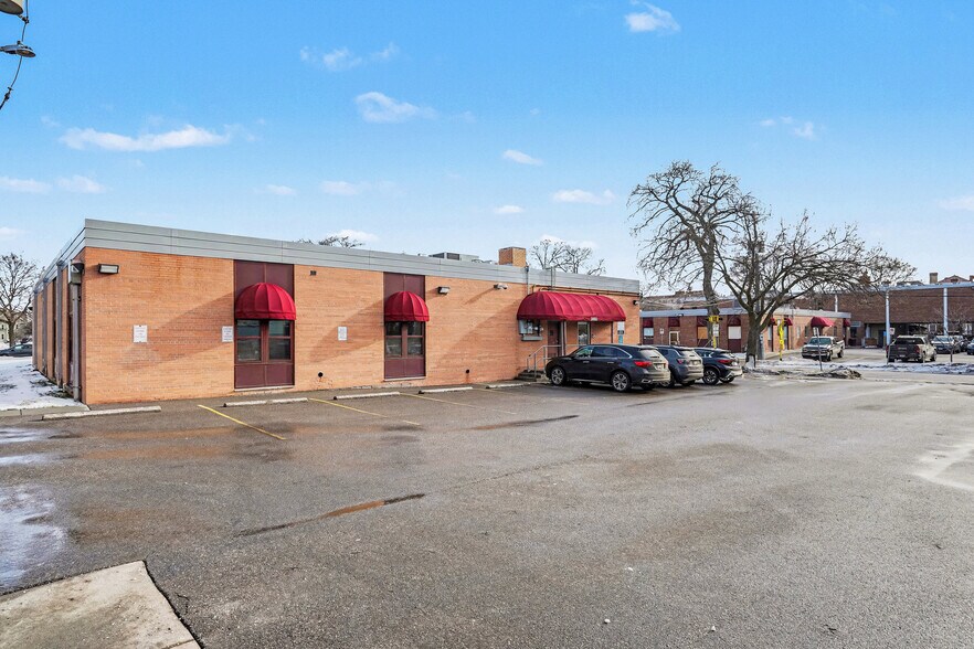 More Photos Of 2450 Park Ave, Minneapolis Office For Sale