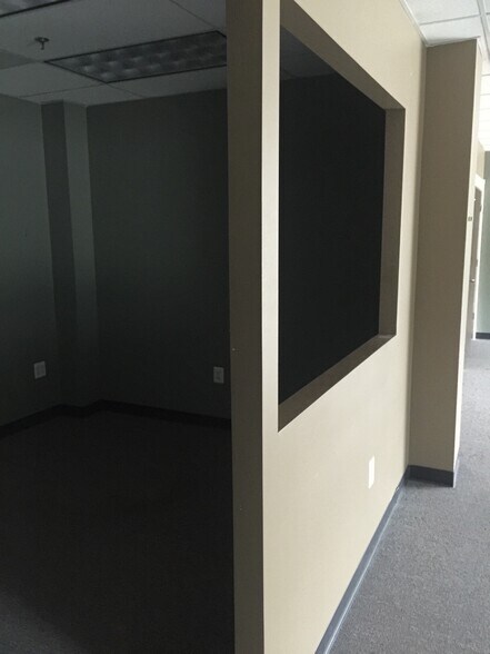 More Photos Of 9042 Hornbaker Rd, Manassas Industrial For Lease