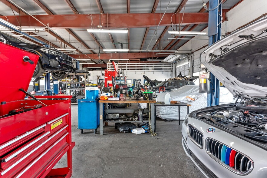 More Photos Of 6135 Salt Springs Rd, Port Richey Auto Repair For Sale