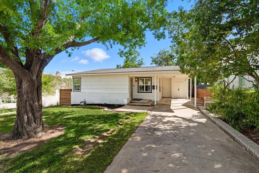 More Photos Of 3613 Washburn Ave, Fort Worth Loft Creative Space For Sale