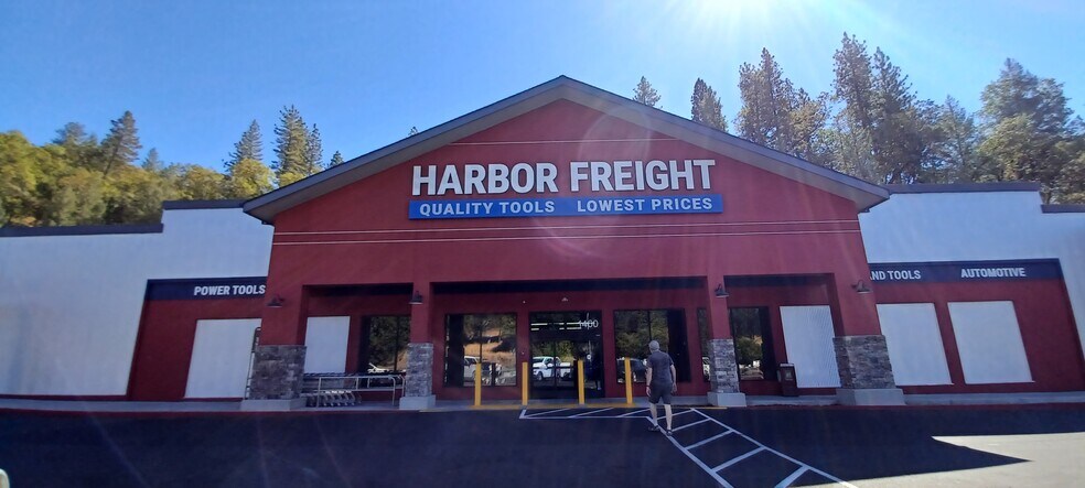 More Photos Of 1426-1480 Broadway, Placerville Freestanding For Lease