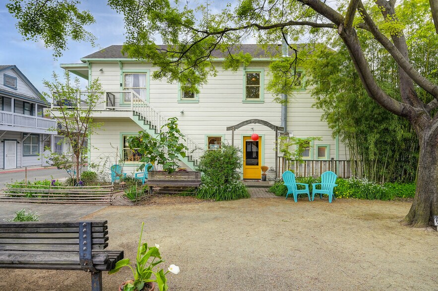 More Photos Of 1250 B St, Walnut Grove Showroom For Sale