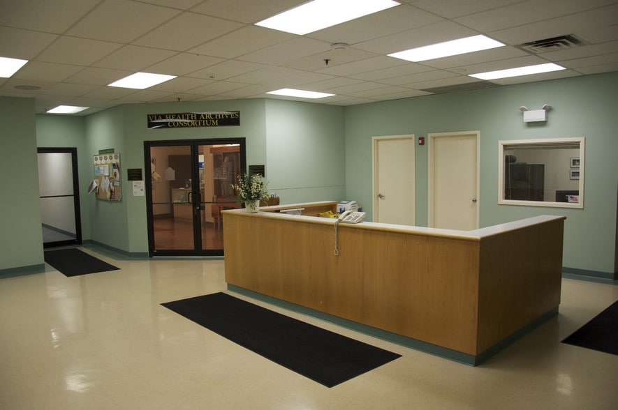 More Photos Of 100 Carlson Rd, Rochester Manufacturing For Lease