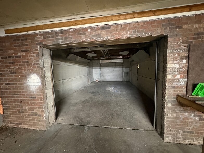 More Photos Of 3251 W Bay St, Savannah Light Manufacturing For Lease