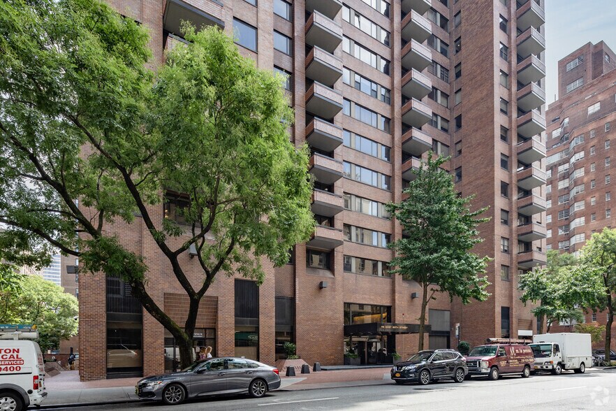 Primary Photo Of 1245 Madison Ave, New York Apartments For Lease