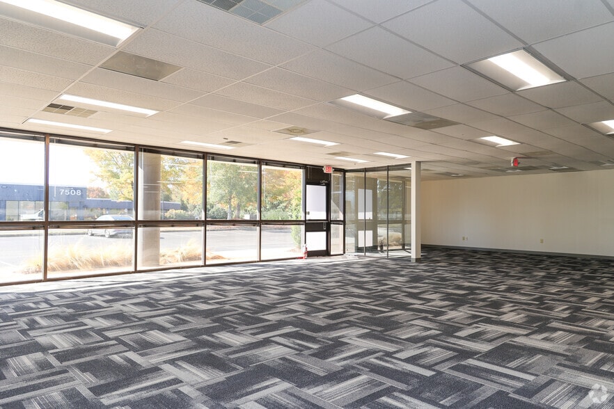 More Photos Of 7500 E Independence Blvd, Charlotte Unknown For Lease