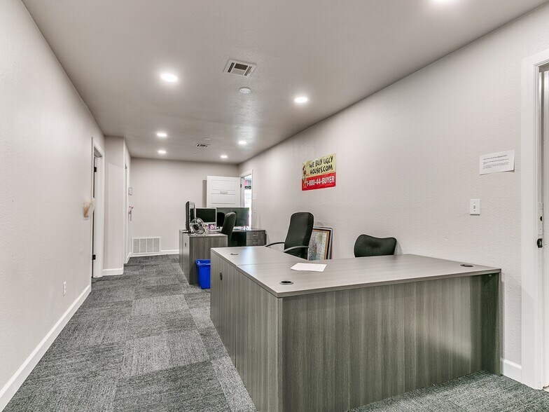 More Photos Of 2520 NW 39th St, Oklahoma City Office For Sale