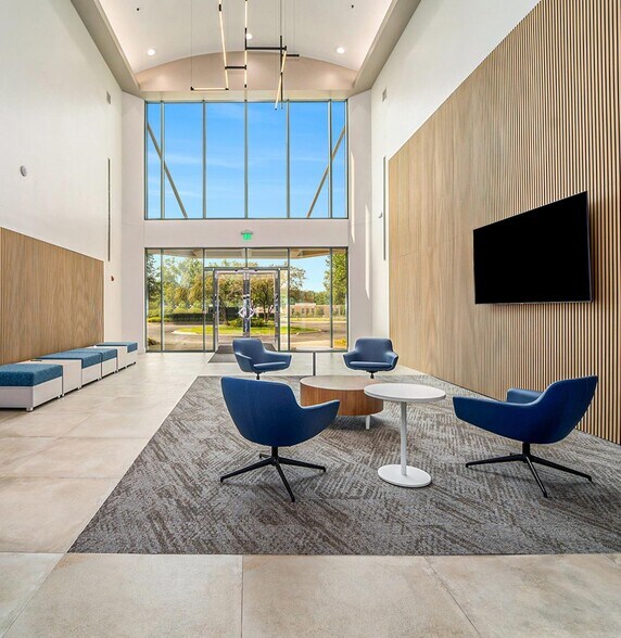More Photos Of 26300 Northwestern Hwy, Southfield Office For Lease