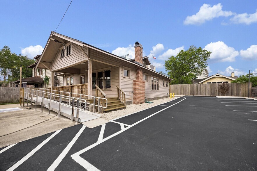 More Photos Of 511 Richmond Ave, Houston Restaurant For Lease