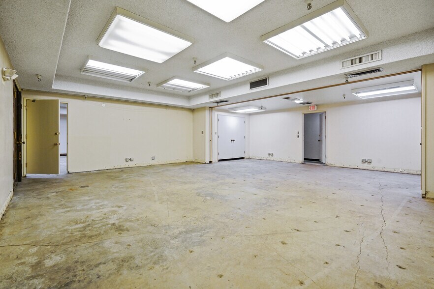 More Photos Of 1414 Webster St, Alameda Bank For Lease