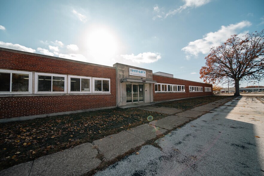 More Photos Of 1185 E Keating Ave, Muskegon Manufacturing For Sale