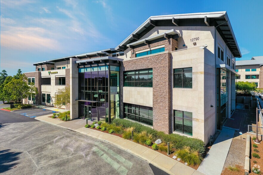 More Photos Of El Camino Real @ Del Mar Heights Road @ Del Mar Heights Road, San Diego Unknown For Lease