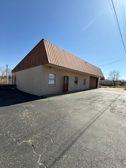 Primary Photo Of 704 Bennett St, Lafayette Industrial For Lease