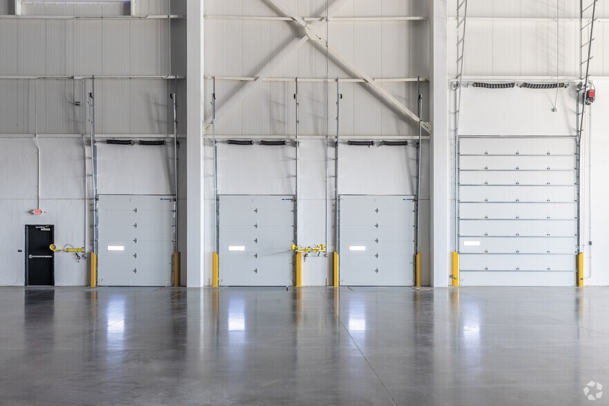 More Photos Of 198 Enterprise Blvd, Allenwood Unknown For Lease
