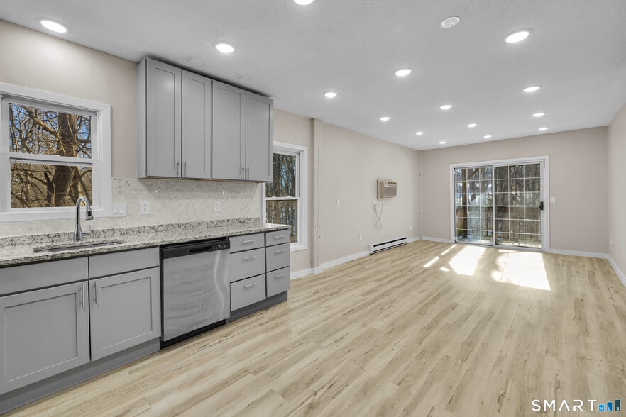 More Photos Of 5 Brookside Ln, Woodstock Apartments For Sale