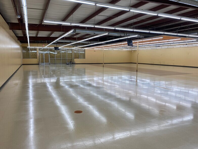 More Photos Of 4404 Old Rural Hall Rd, Winston-Salem Freestanding For Lease