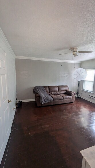 More Photos Of 1874 Marloes Ave, Cleveland Apartments For Sale