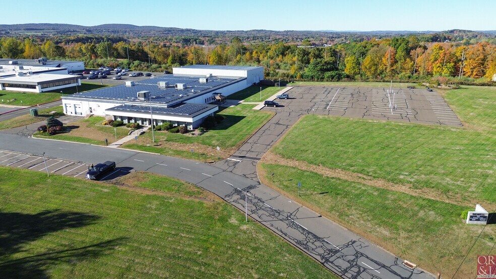 More Photos Of 2055 S Main St, Middletown Manufacturing For Lease