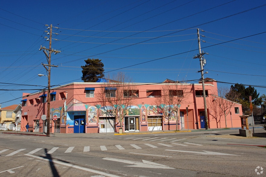 More Photos Of 302 Riverside Ave, Santa Cruz Freestanding For Lease