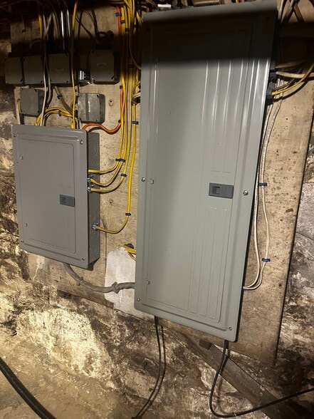 More Photos Of 46 Main St, Bridgewater Hotel For Sale