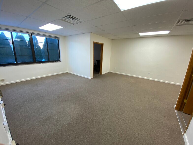 More Photos Of 26943 Westwood Rd, Westlake Office For Lease