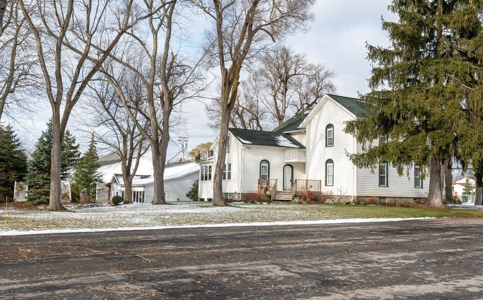 More Photos Of 271 Columbia Ave, Depew Lodge Meeting Hall For Sale