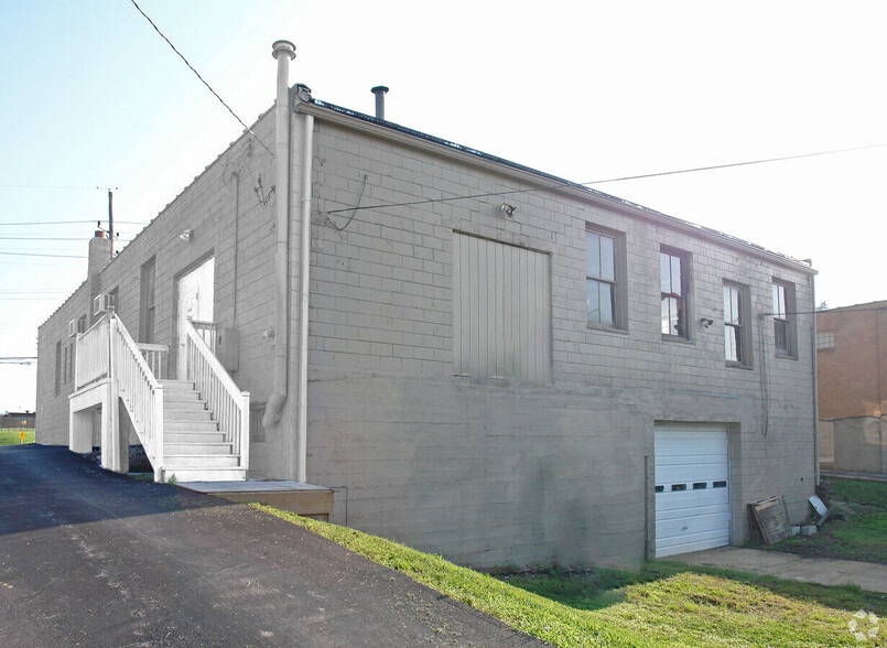 More Photos Of 9216 St Charles Rock Rd, Saint Louis Flex For Lease