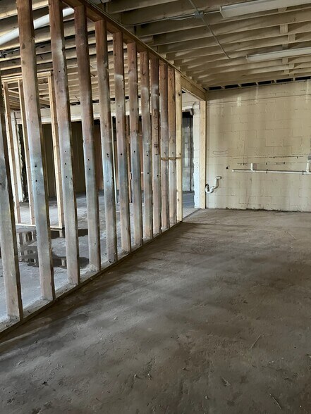 More Photos Of 9611 San Jose Blvd, Jacksonville Storefront Retail Office For Lease