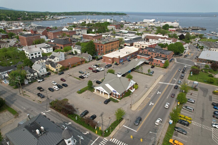 Primary Photo Of 300 Main St, Rockland Bank For Sale