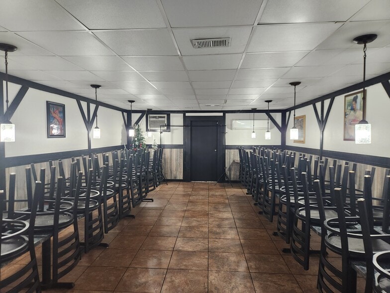 More Photos Of 1417 S First St, Jesup Restaurant For Sale