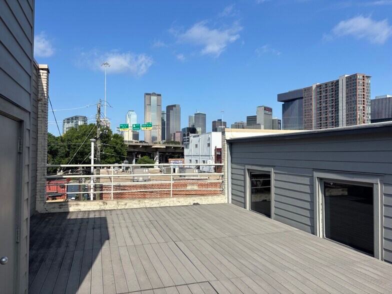 More Photos Of 2701-2703 Canton St, Dallas Office For Lease