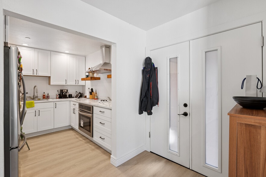 More Photos Of 250 Red Hill Ave, San Anselmo Apartments For Sale