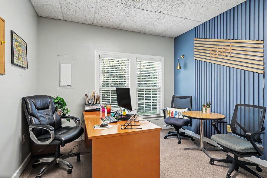 More Photos Of 8407 Richmond Hwy, Alexandria Storefront For Sale