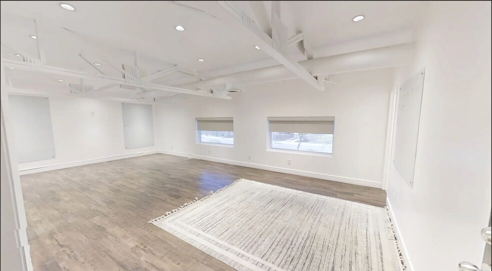 More Photos Of 1745 W Deer Valley Rd, Phoenix Light Distribution For Sale