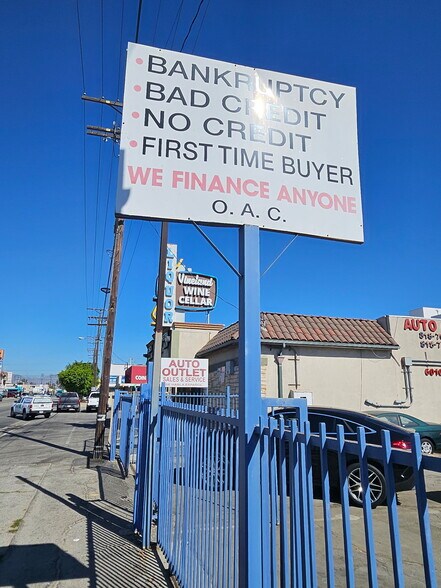 More Photos Of 6000 Vineland Ave, North Hollywood Auto Dealership For Sale